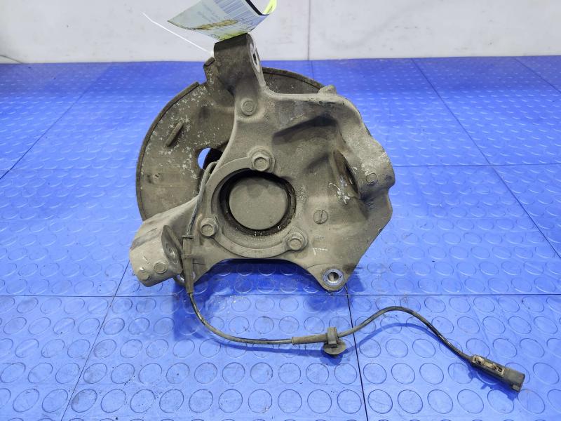 2015 GMC Yukon XL Spindle Knuckle Front
