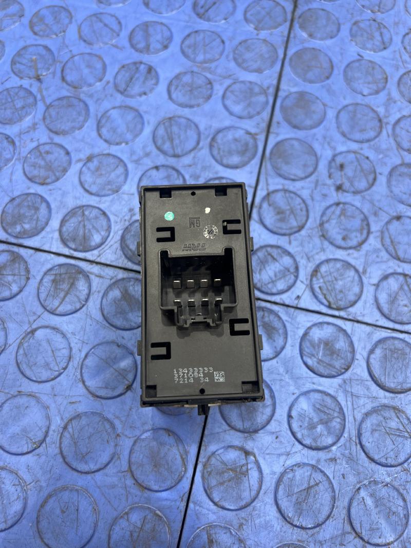 2018 Chevrolet Cruze Door Switch Front
