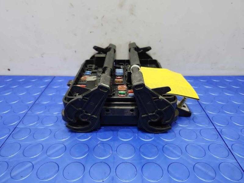 2014 Cadillac CTS Engine Fuse Box