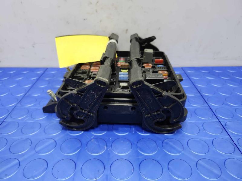 2014 Cadillac CTS Engine Fuse Box
