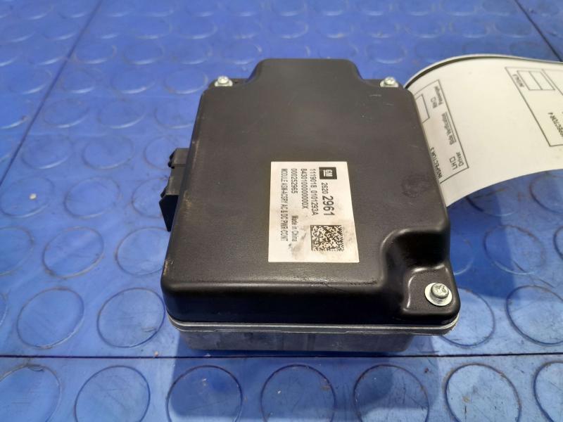 2018-2021 GMC Terrain AC DC Power Inverter Module Genuine OEM 26202961