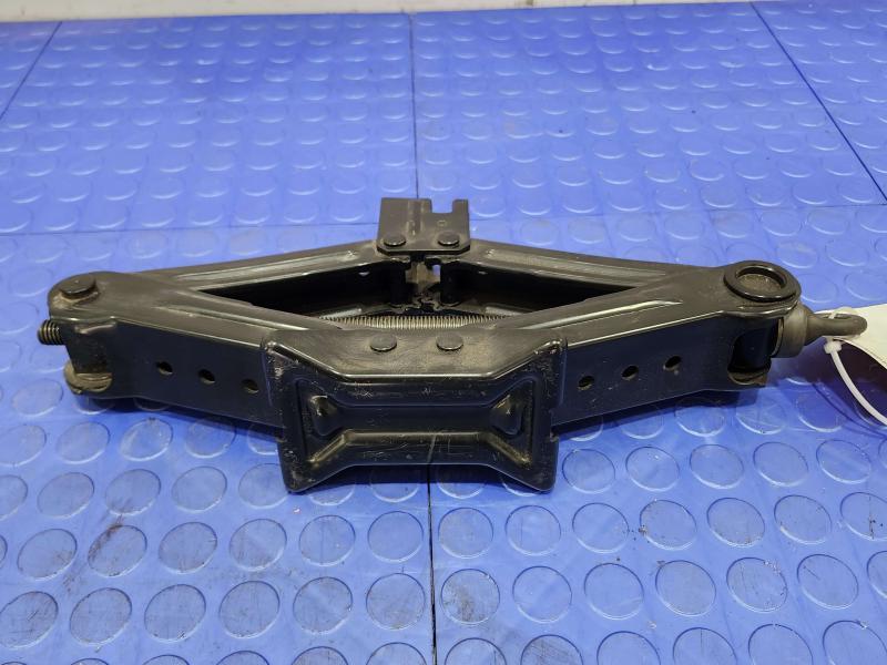 2014 Lexus IS 250 Jack Assembly