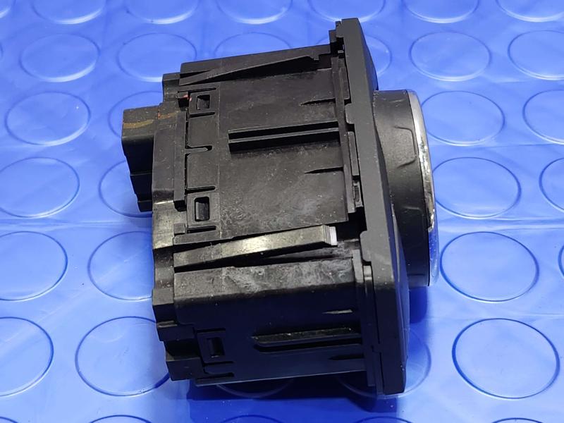 2013 Ford Fusion Headlight Switch (Dash Mtd)