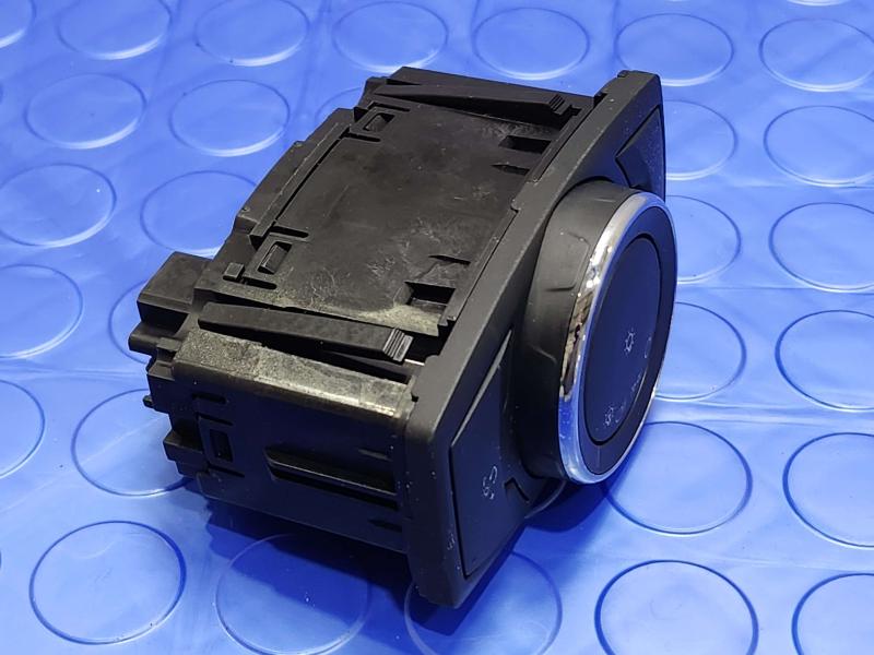 2013 Ford Fusion Headlight Switch (Dash Mtd)