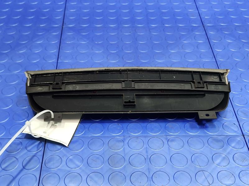 2005 Volkswagen Jetta 3Rd Brake Light Avoidance Lamp