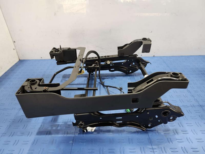 2017 Jeep Compass Seat Track