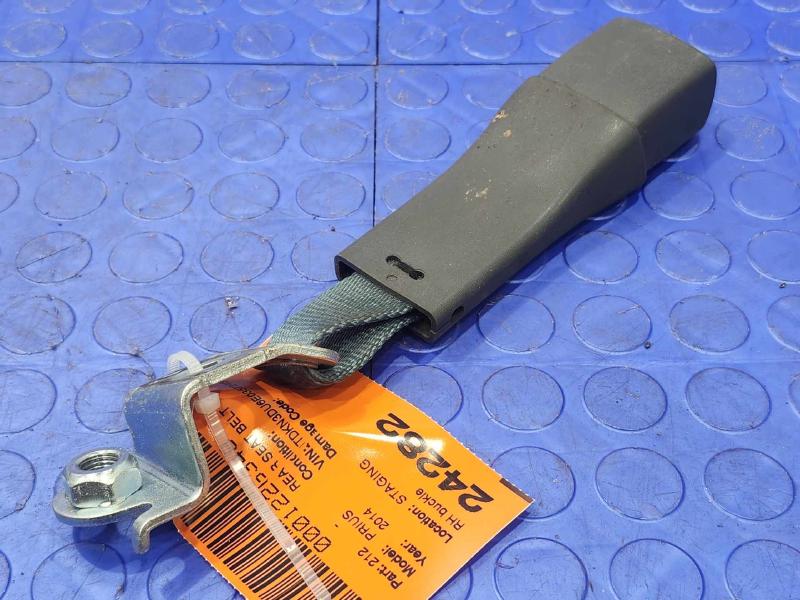 2014 Toyota Prius Rear Seat Belt