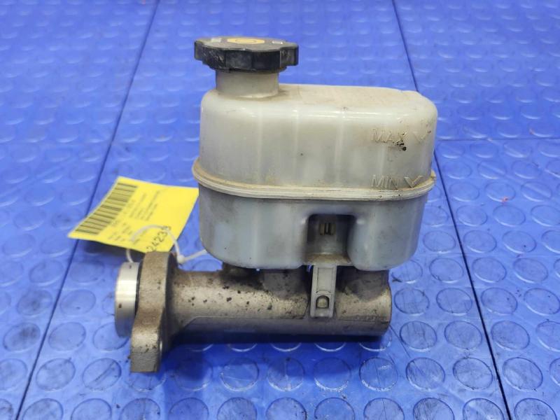 2007-2008 Cadillac Escalade Brake Master Cylinder Assembly OEM 15844166