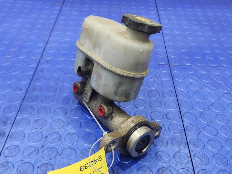 2007-2008 Cadillac Escalade Brake Master Cylinder Assembly OEM 15844166