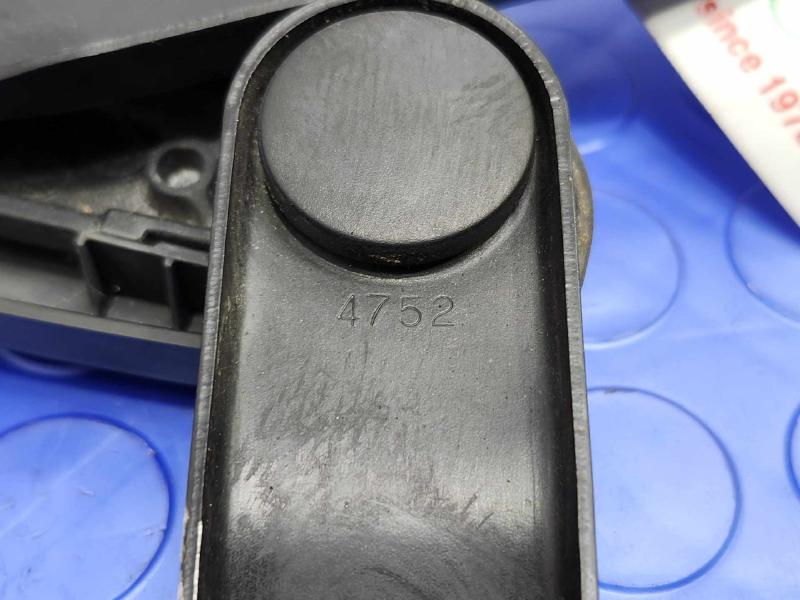 2006 Mercedes S-Class Wiper Arm