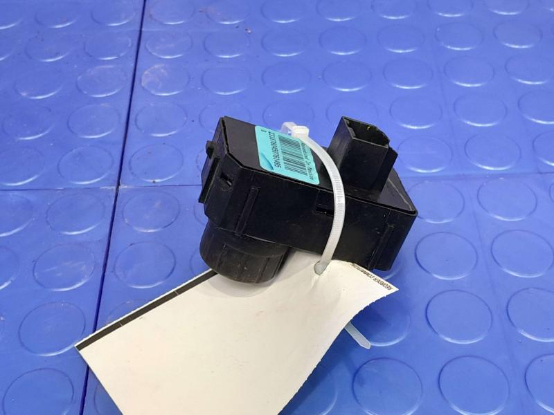 2015 Chevrolet Tahoe Headlight Switch (Dash Mtd)