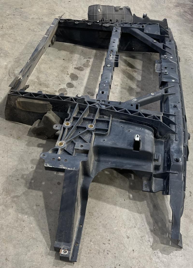 2008 Nissan Titan Radiator Support
