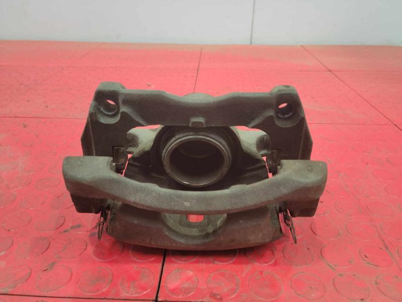 2018 Nissan Rogue Sport Caliper