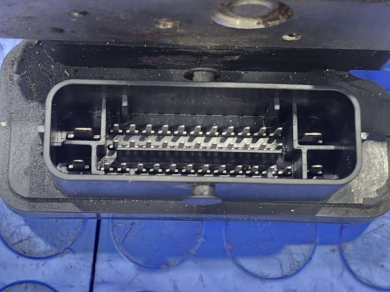2017 Chevrolet Malibu OEM ABS Anti Lock Brake Pump Modulator Assembly 84084528