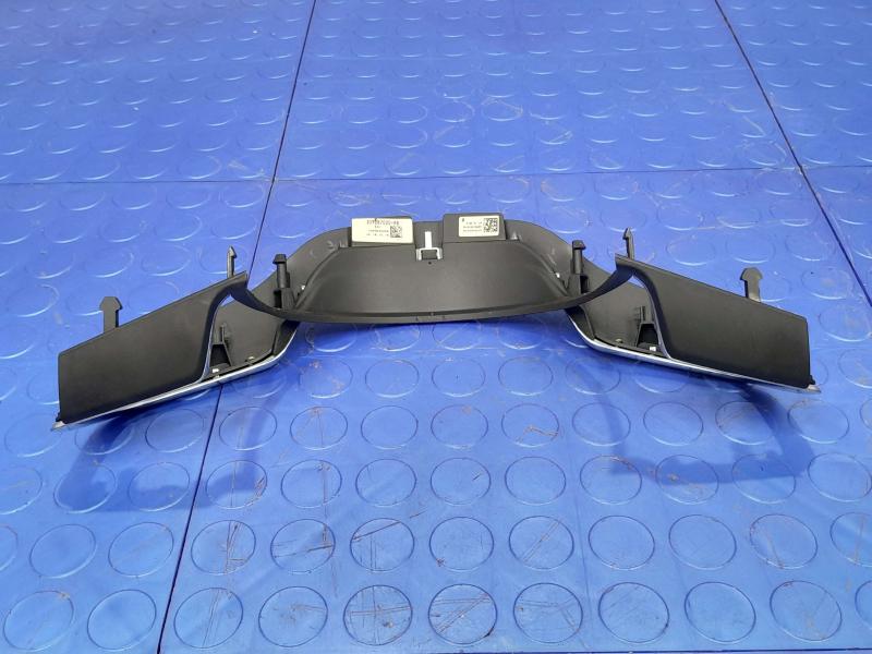 2017-2019 Jaguar XE R-Sport Steering Wheel Upper Trim Genuine OEM T4N5768
