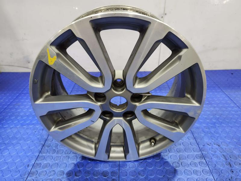2013 Nissan Pathfinder Wheel
