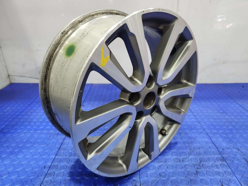 2013 Nissan Pathfinder Wheel