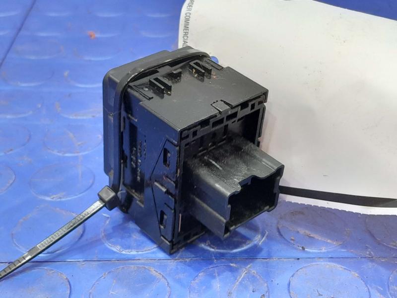 2018-2023 Subaru Crosstrek Front Heated Seat Control Switch OEM 83245FL000