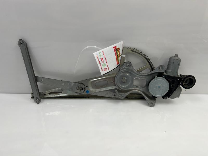 2011 Toyota Prius Front Door Regulator