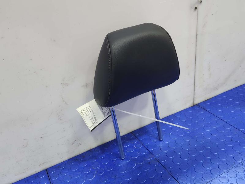 2020 Volkswagen Passat Headrest