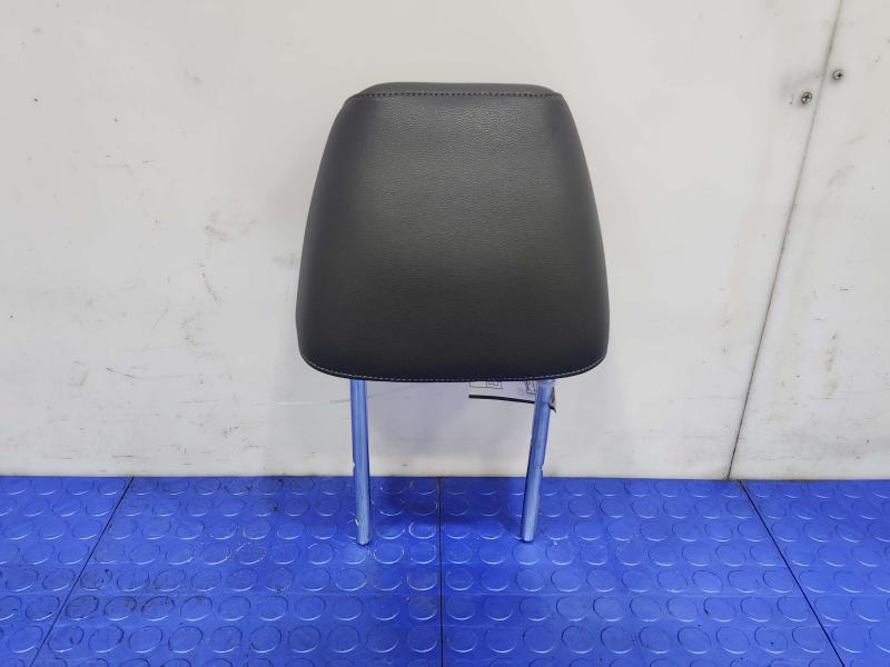 2020 Volkswagen Passat Headrest