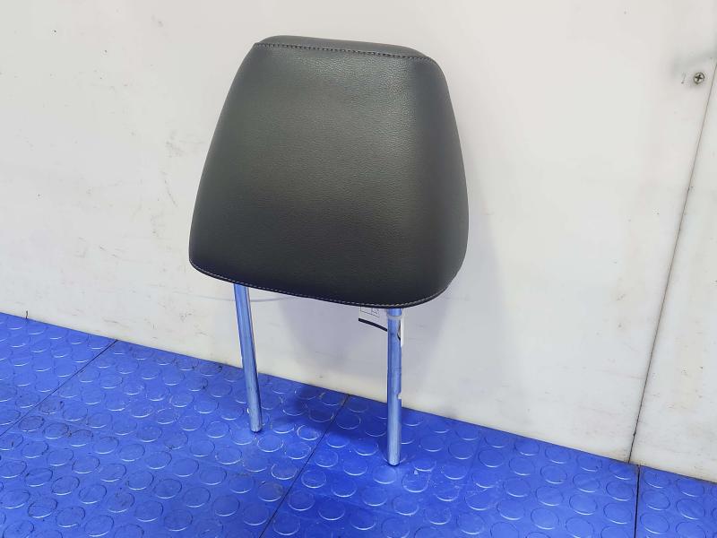 2020 Volkswagen Passat Headrest