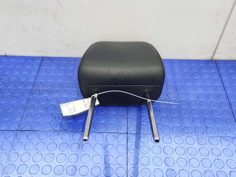 2020 Volkswagen Passat Headrest