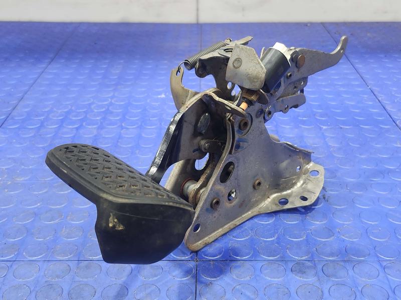 2019-2022 Toyota RAV4 Brake Pedal Assembly Genuine OEM Part 471100R110