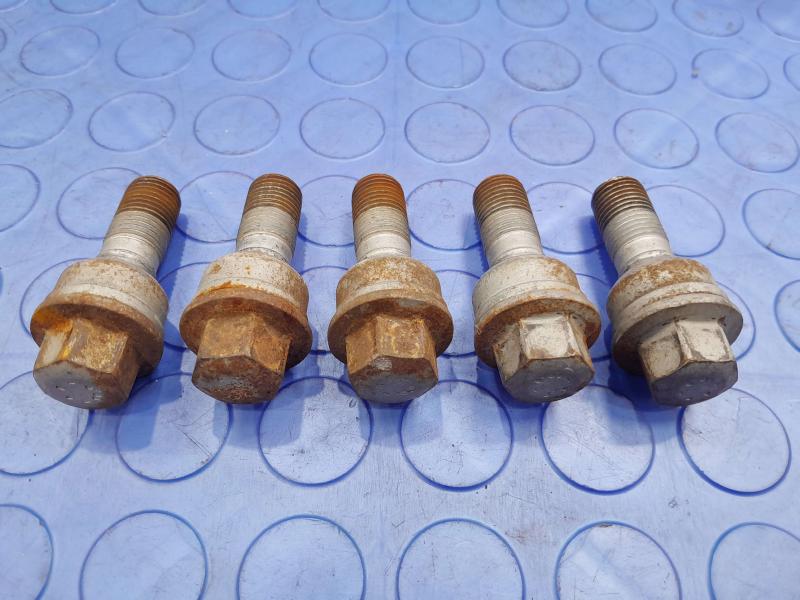 2014 Audi Q5 Lug Nuts