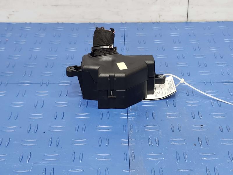 2012 Audi TT Cabin Fuse Box