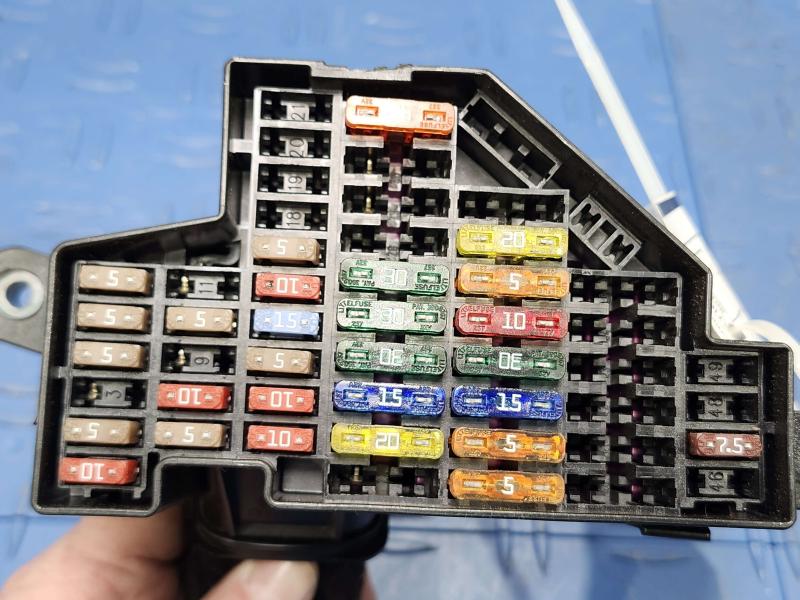 2012 Audi TT Cabin Fuse Box
