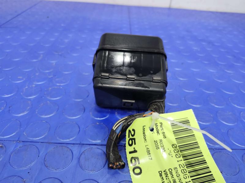 2004-2007 Lexus RX330 RX350 Engine Relay Box Genuine OEM 8260248040