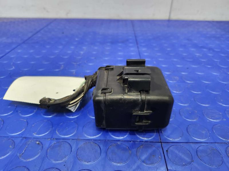 2004-2007 Lexus RX330 RX350 Engine Relay Box Genuine OEM 8260248040