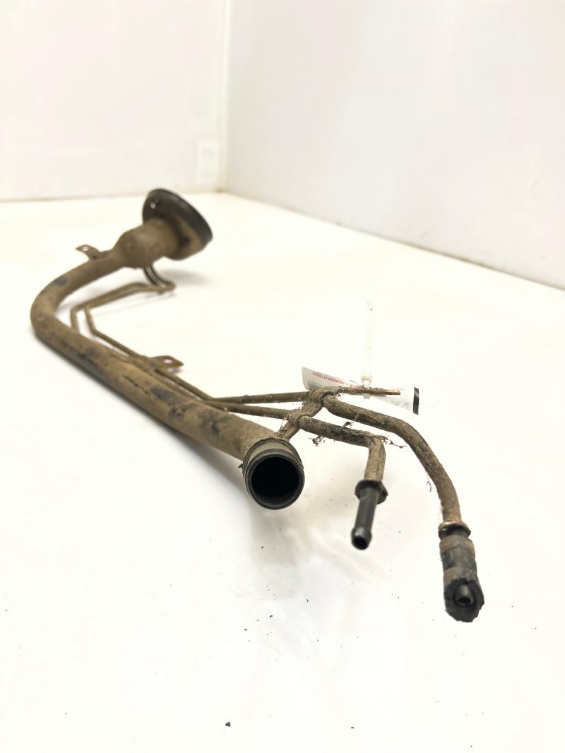 2001 2002 Nissan Xterra Fuel Filler Neck Assembly OEM 172215S800