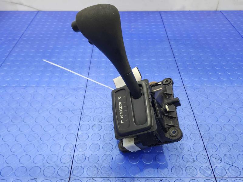 2001 Chevrolet Tracker Floor Shifter