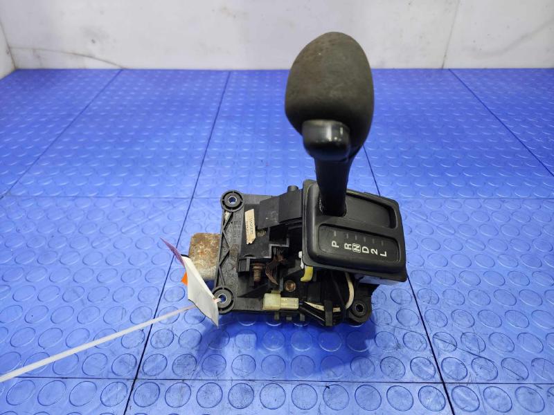 2001 Chevrolet Tracker Floor Shifter