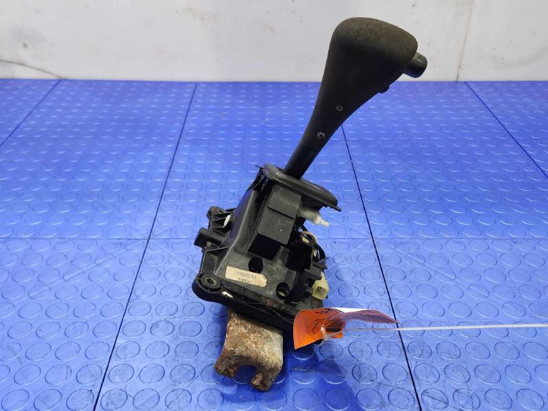 2001 Chevrolet Tracker Floor Shifter