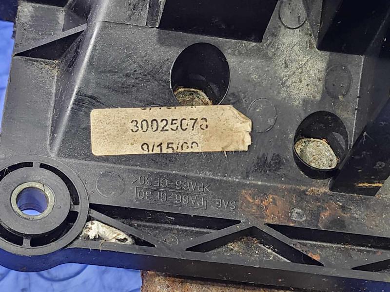 2001 Chevrolet Tracker Floor Shifter
