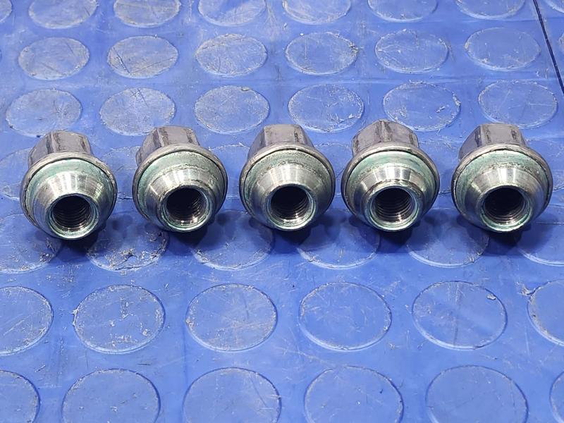 2018 Buick Regal Lug Nuts