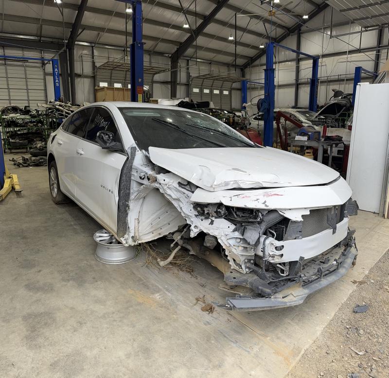 2018 Chevrolet Malibu Center Pillar