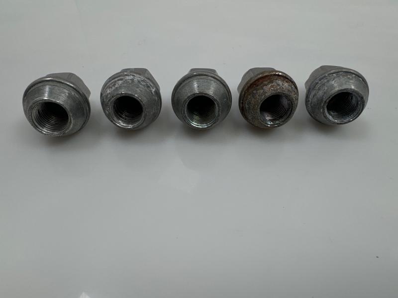 2012 Toyota Sienna Lug Nuts