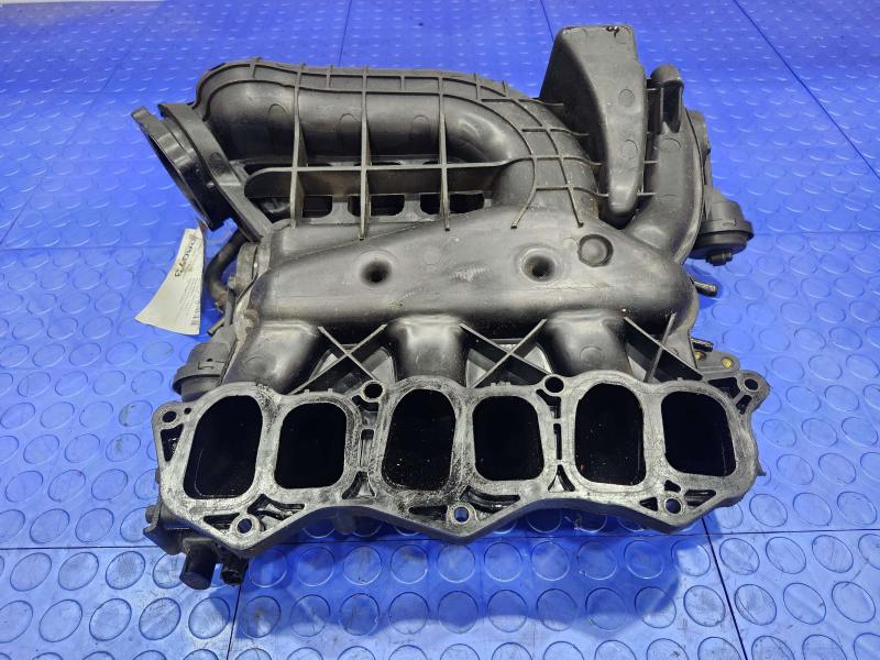 2011 Kia Sorento Intake Manifold