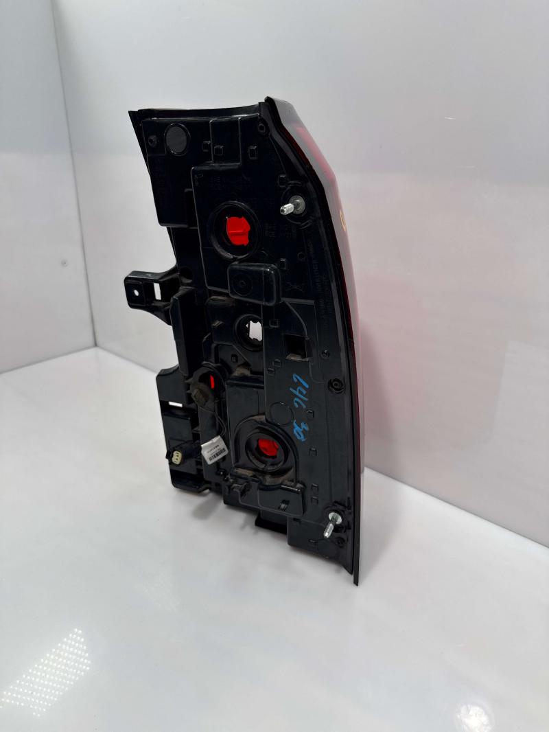 2015 Chevrolet Tahoe Tail Light Assembly