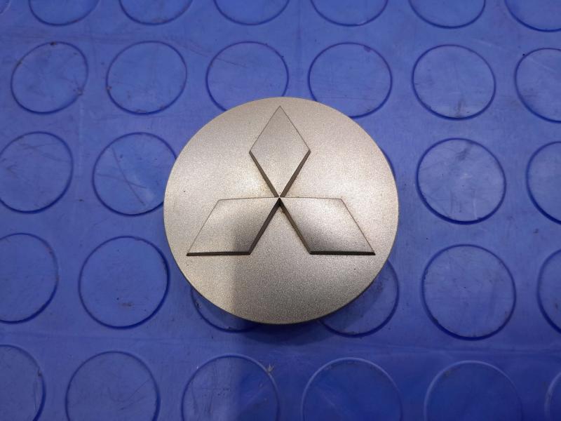 2016 Mitsubishi Outlander Center Cap