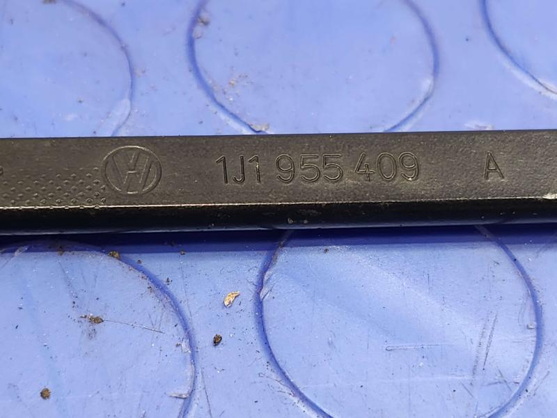 2005 Volkswagen Jetta Wiper Arm