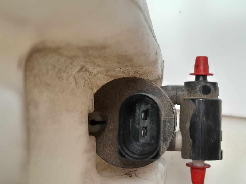 2014 Dodge Journey Washer Bottle