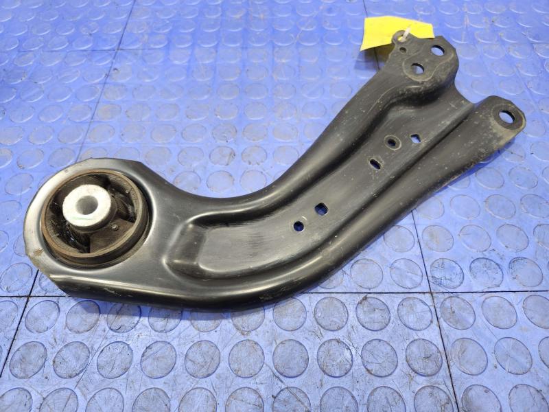 2017 Toyota Prius Lower Control Arm Rr
