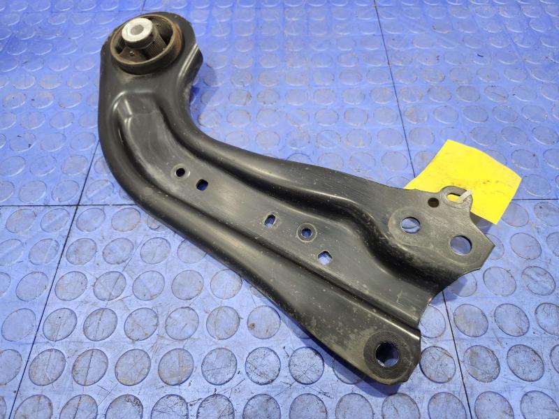 2017 Toyota Prius Lower Control Arm Rr