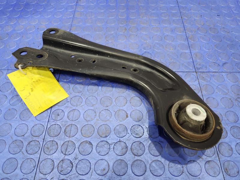 2017 Toyota Prius Lower Control Arm Rr