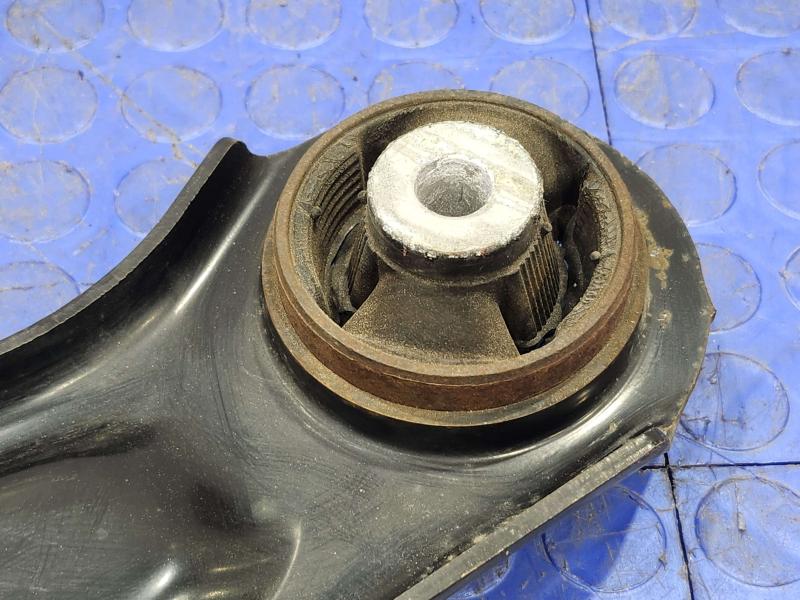 2017 Toyota Prius Lower Control Arm Rr